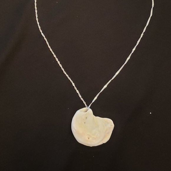 Ocean Treasures Collection artisan shell necklace w/20" 925plated Sterling chain - Picture 4 of 4